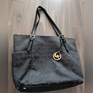 Michael Kors Signature East West Jaquard Top Zip Tote